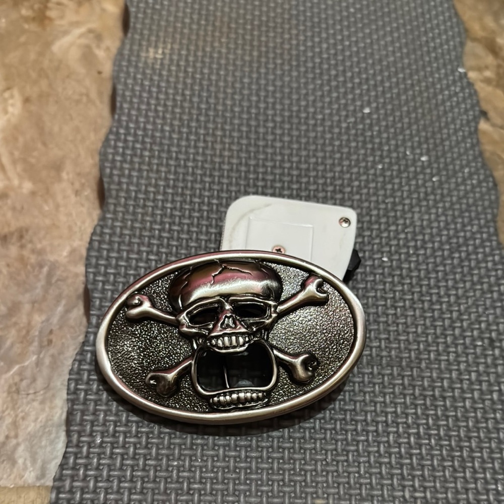 Bold Silver Skull Belt Buckle
